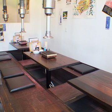 掘りごたつ席完備しています。