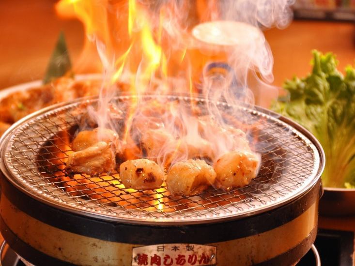 炭火で豪快に炙るのが韓国苑STYLE★焼肉食べ放題プランも有り！