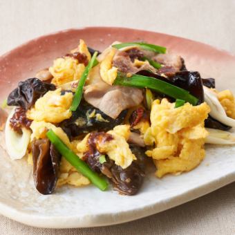 Chinese stir-fried egg and wood ear mushroom