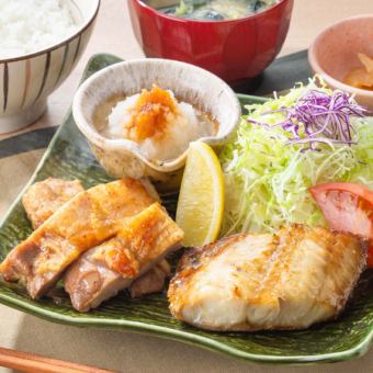 しまほっけともろみチキンの炭火焼き