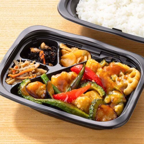 季節の野菜と豚と鶏つくねの黒酢あん 弁当