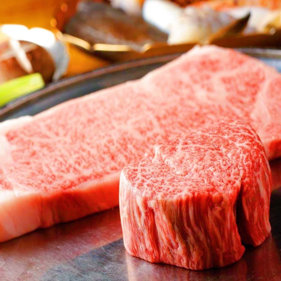 The meat and seafood roasted on the iron plate spreading in front of you is a masterpiece ☆ Have a luxurious time in the underground hideaway space ◎