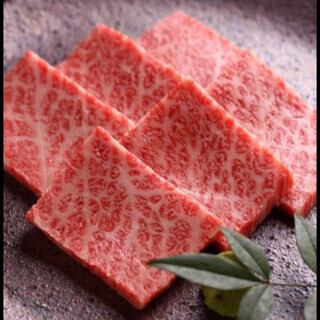 【佐贺高级套餐】包含2小时畅饮！17道菜品，包括鲜嫩多汁的佐贺高级牛排和刺身 ◆ 7,700日元（含税）