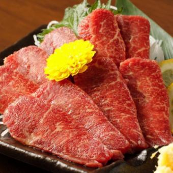 特選霜降馬刺し！