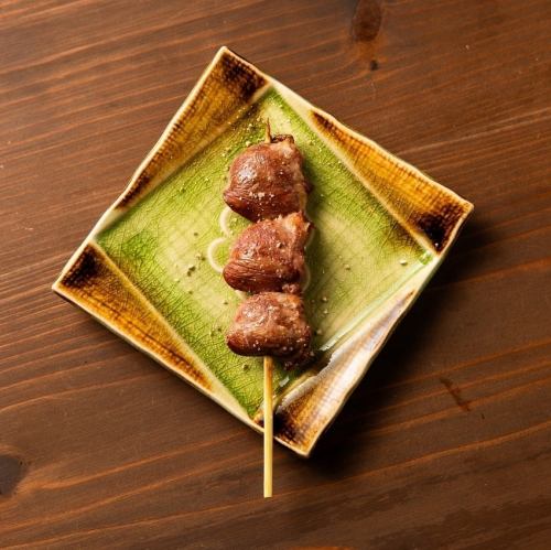 やんばる若鶏を使用した肉厚でジューシーな「ハツ」◎