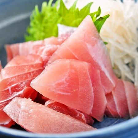 Tuna chunks, seared salmon, marinated mackerel, seared bonito, etc. *Prices for each item