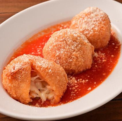 イタリア郷土料理ライスコロッケ