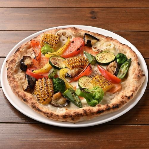 Colorful summer vegetable pizza