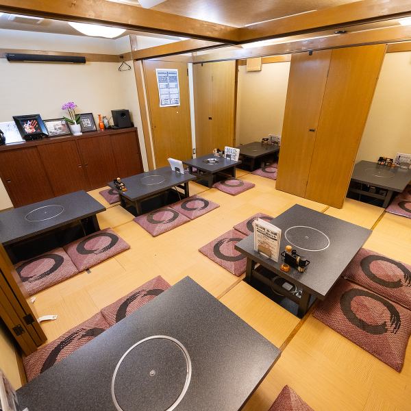 [Perfect for large-scale banquets★] At the back of the restaurant, we have a fully equipped tatami room that can accommodate banquets of up to 28 people! It has sunken kotatsu tables so you can relax and unwind.The room can be flexibly divided according to the number of people, so it can be used as a private room for small or large groups!