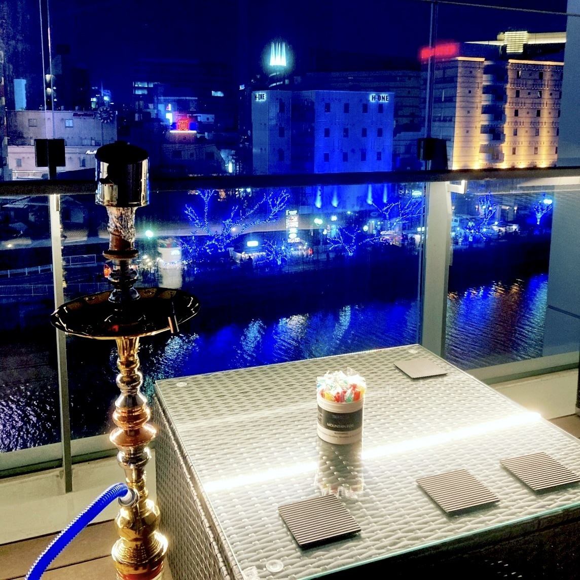 How about a date where you can enjoy shisha while enjoying the night view?