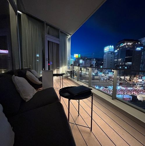 中洲の夜景を見ながらシーシャを楽しめるのはここだけ!