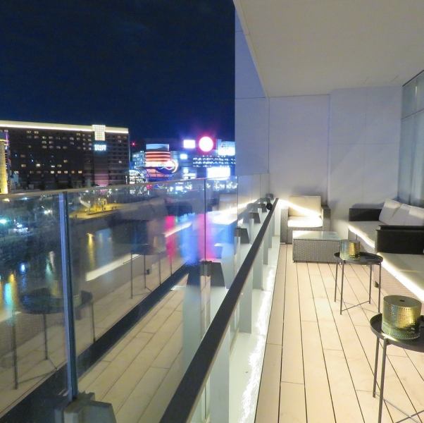 《デート利用にも最適》中洲の夜景を一望しながら、シーシャを交えて語らう時間は格別です★