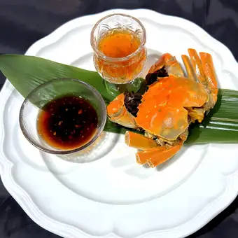 上海螃蟹盛宴套餐（共7道菜）——是宴会、派对、商务晚宴、周年纪念和年终聚会的完美之选（供应时间有限：10月23日至12月6日）
