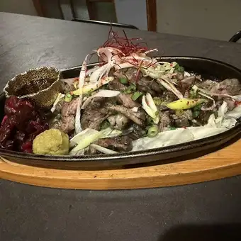 七道菜套餐，畅饮无限！5500日元（含税）