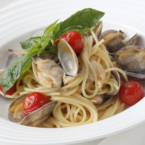 Spaghetti Vongole with Clams