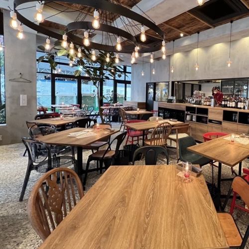 [For girls-only gathering / mama-kai] A stylish space that is a hot topic on SNS! Sofa seats Table seats Please choose a seat according to the counter seats and the scene ★ Relaxing meals for dates, girls-only gatherings, moms-only gatherings, birthdays, etc. It is recommended because you can enjoy it!