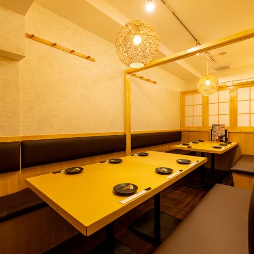 <p>【新宿での宴会に最適】お席は最大90名様までOK♪飲み会・大人数で◎宴会にぴったりの料理を豊富にご用意しておりますのでぜひご利用ください！ネット・お電話にて事前ご予約受付中★お気軽にお問い合わせください。（新宿　個室 居酒屋 飲み放題 宴会 女子会）</p>