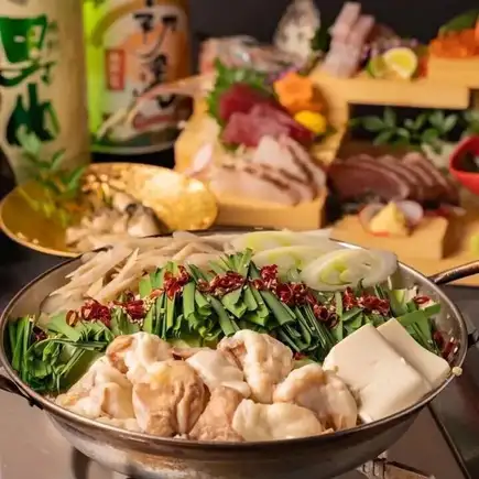 〈鍋あり〉『至福コース』和牛もつ鍋や国産親鶏のごろ焼き含8品 2時間飲み放題付 5500円⇒4500円