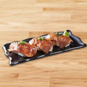 黒毛和牛肉寿司