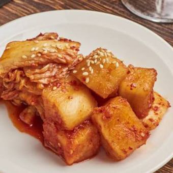Assorted kimchi (2 types)
