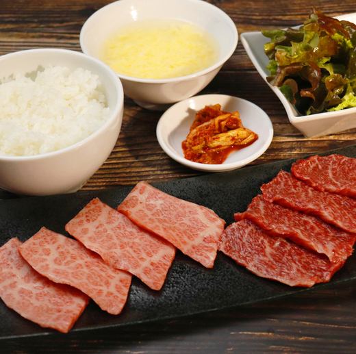 【日式烤肉午餐，選用A4級日本黑毛牛母牛】
