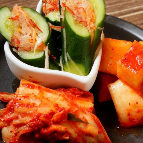 3 kinds of kimchi