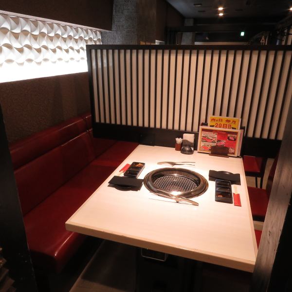 The seats in the store that can be used for private dates and girls' meetings are all partitioned, so you can enjoy it without worrying about the eye.Please contact us in advance as the partition can be changed according to the number of people.