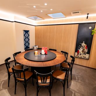 最大8名様でご利用いただける完全個室を1部屋ご用意しております