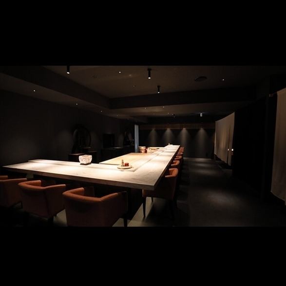 Sushi Izakaya Tsukinagi Cozy interior 〇