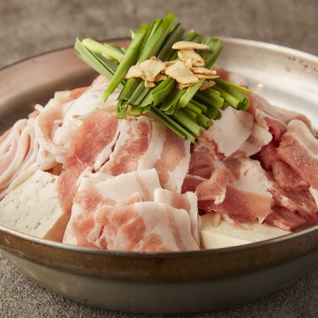 [Enjoyment Course] Available only from Sunday to Thursday! 2 types of sashimi, rich and delicious tonkotsu hotpot, etc. / 2.5 hours of all-you-can-drink included, 8 dishes, 3,500 yen