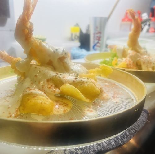 大虾配自制蛋黄酱