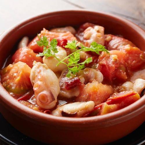 ニンニクの香り、タコの磯の風味、トマトの酸味と旨味が一皿に。メキシコの漁師料理「マリネーラ」