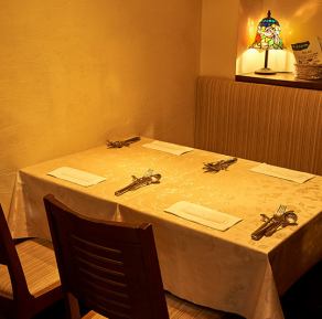 [Table seating: 2 seats x 2 tables (total 9 tables)]