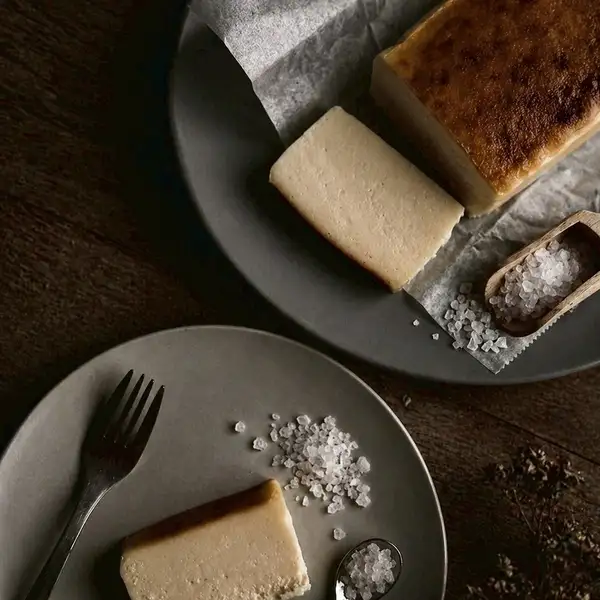 理性を奪う ニューヨーク・ブリック・チーズケーキNY Brick Cheesecake with Rock Salt
