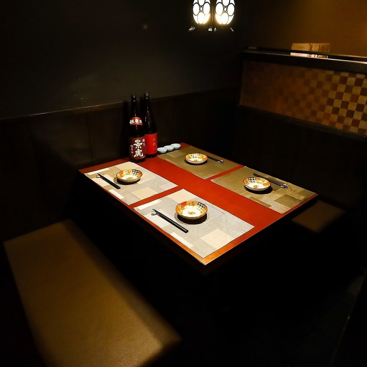 Our private rooms, overflowing with Japanese charm, are available for groups of 2 or more!
