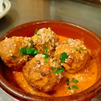 Italian-style meatballs in tomato cream sauce