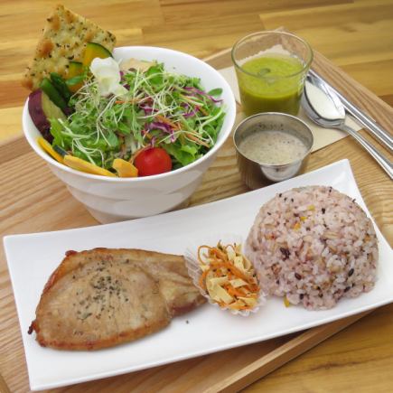 [1]サラダプレート(ポーク)　1100円