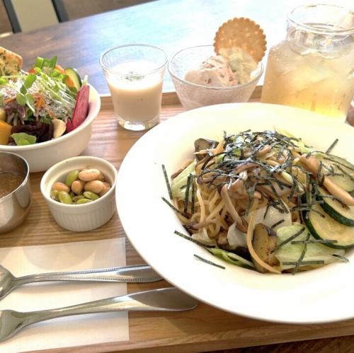 Autumn butter and soy sauce pasta set