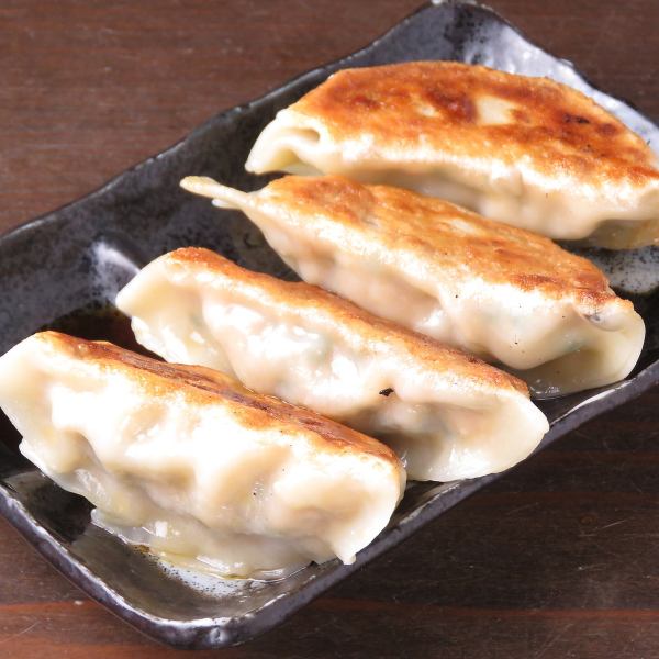 Our specialty dishes are 3 types ♪ Please choose from grilled, fried, soup [Handmade dumplings 400 yen ~]
