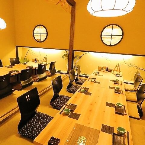 私人榻榻米房间是公司宴会◎最多可容纳50人的宴会！您可以在宽敞的空间中安心度过！享用您为自己所爱的人感到骄傲的新鲜海鲜和肉类。