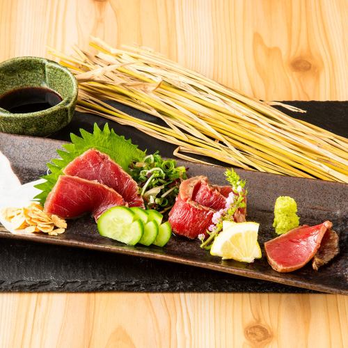 Straw-grilled bluefin tuna