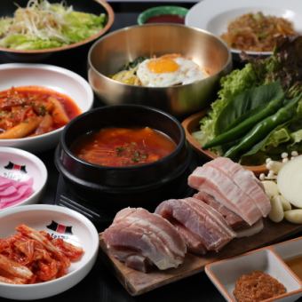 [Monday to Thursday only!] 2 hours of all-you-can-eat thick-sliced samgyeopsal and all-you-can-drink Korean soju for just 4,500 yen!