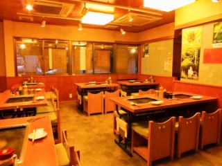 Large table, small table available.The layout changes depending on the number of people and the course.