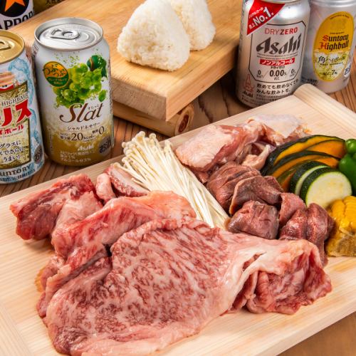 Premium BBQ set with beef sirloin and Satsuma Junran chicken: 5,400 yen (tax included)