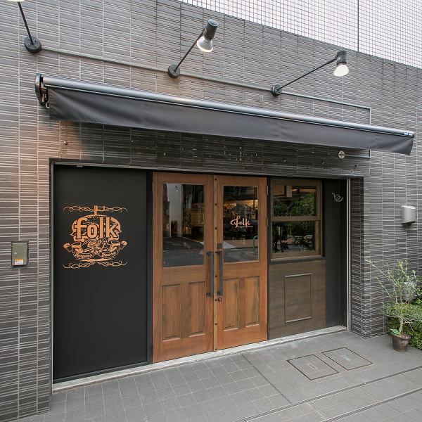 2 minutes on foot from Jimbocho.A hamburger shop behind the alley "Hamburger shop for adults"! Because dinner time is considered for enjoying beer and hamburgers only by adults, you can spend your time slowly! (After 17 o'clock, minors entrance We are not accepting.)