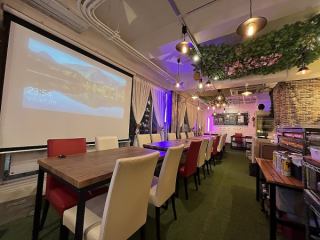 ★ 2nd floor [Floor like a modern Korean cafe with a sophisticated atmosphere] The chiffon curtain interior and colorful chairs create a stylish space! , girls-only gatherings, and more! Maximum banquet capacity: 40 people