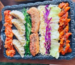 【120分飲放付】プチ韓国グルメツアー　定番サムギョプサルを始め、いろいろな韓国料理をご堪能!