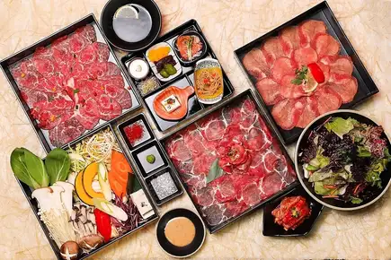 [Includes 1 drink] Rejuvenating and energizing course (beef tongue and pork loin shabu-shabu) using a mild, medicinal broth.