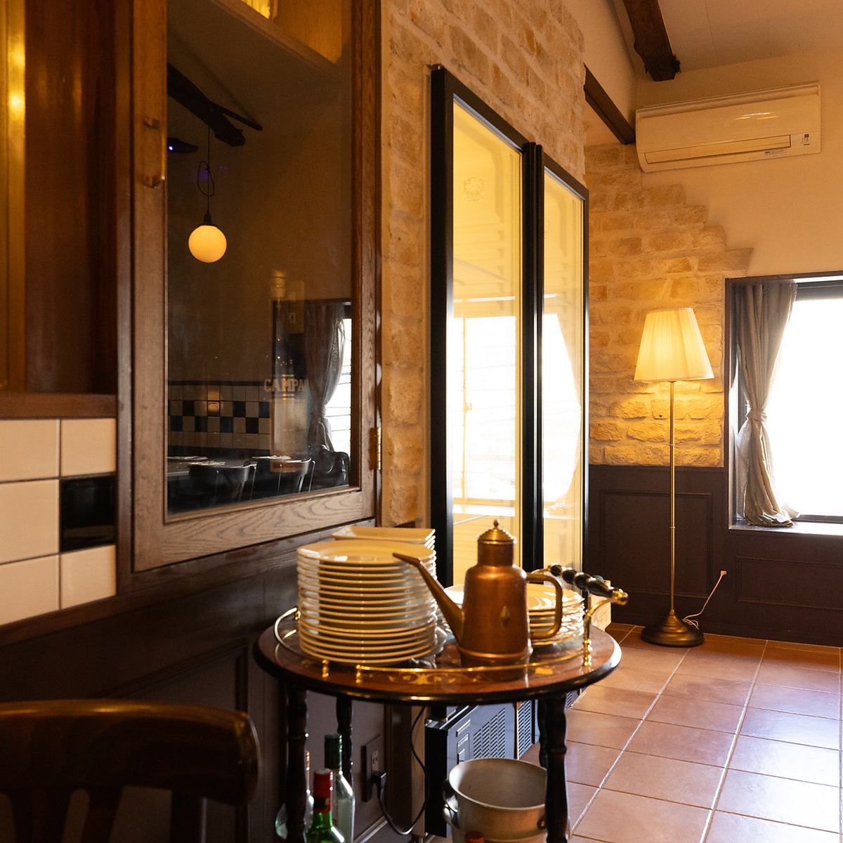 プロジェクターも完備★貸し切りもお気軽にご相談ください◎