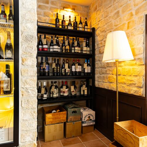 こだわり抜いた店内…